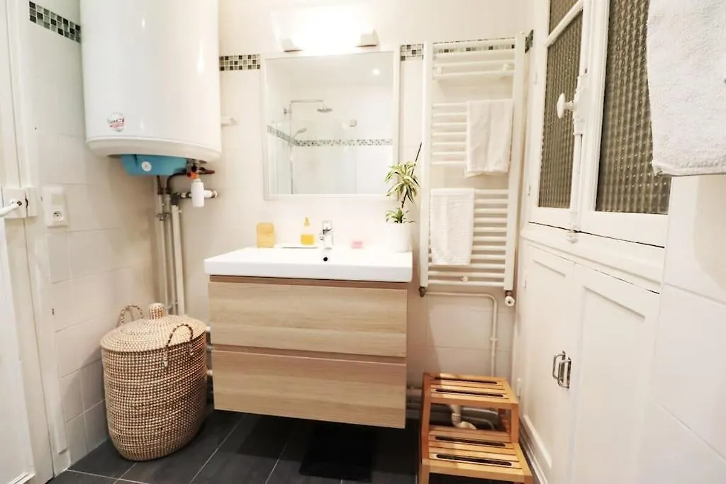 Paris Langeac Apartments Francie